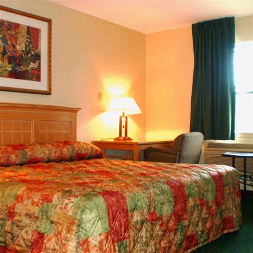 Luxury Inn Форрест-Сіті Номер фото