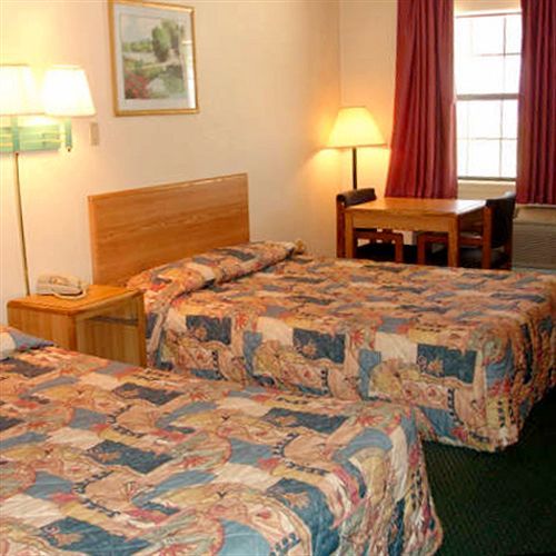 Luxury Inn Форрест-Сіті Номер фото